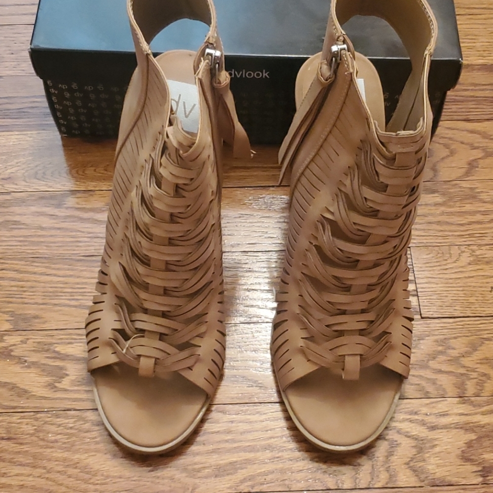 Block heels sandals. - Picture 2 of 3